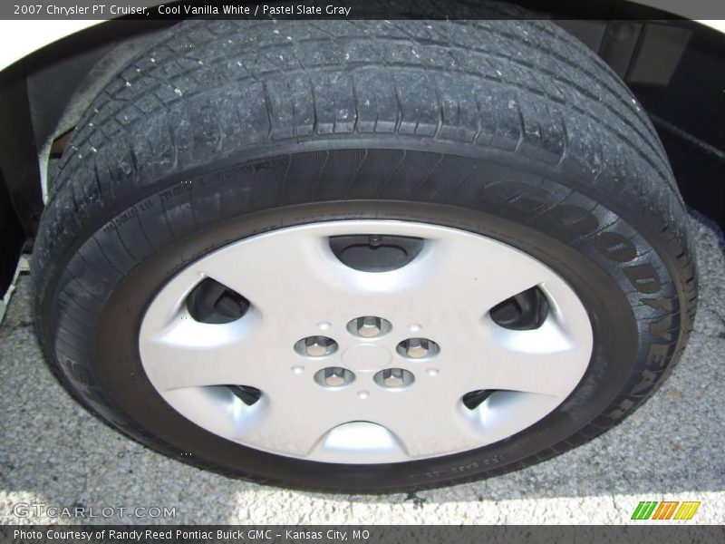 Cool Vanilla White / Pastel Slate Gray 2007 Chrysler PT Cruiser