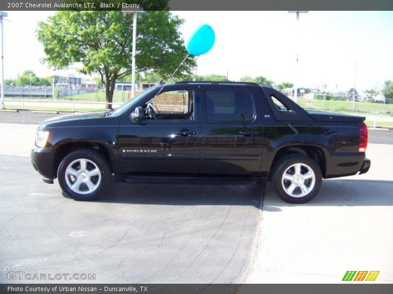 Black / Ebony 2007 Chevrolet Avalanche LTZ