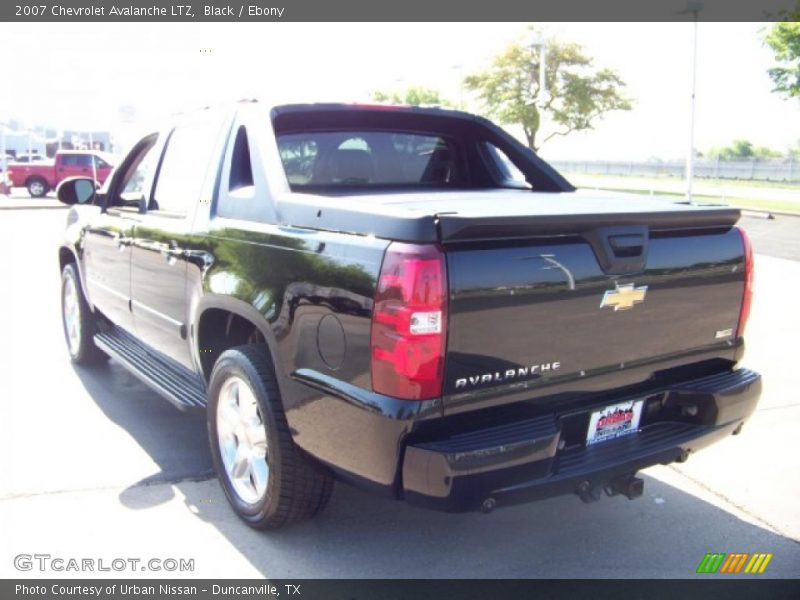 Black / Ebony 2007 Chevrolet Avalanche LTZ