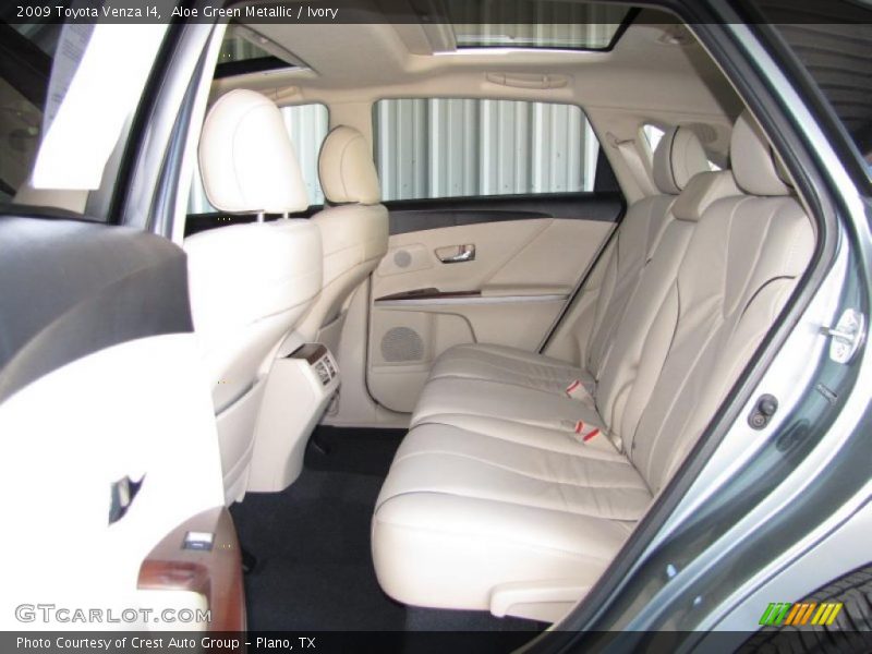 Aloe Green Metallic / Ivory 2009 Toyota Venza I4