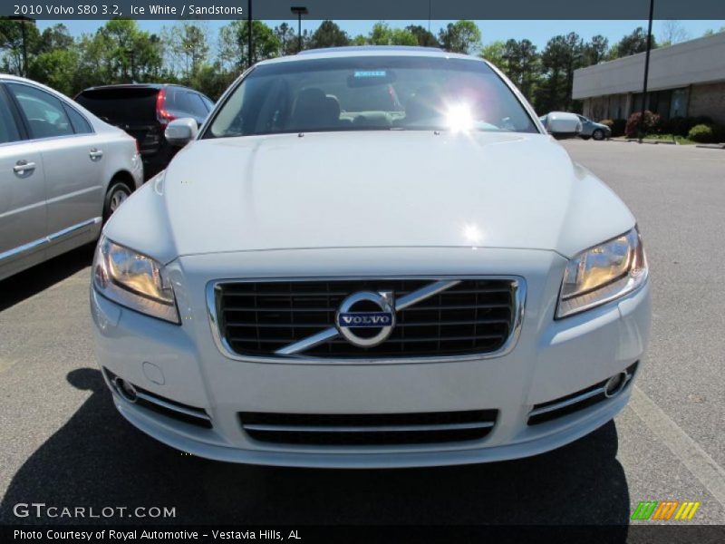 Ice White / Sandstone 2010 Volvo S80 3.2