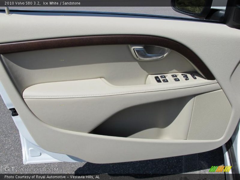 Ice White / Sandstone 2010 Volvo S80 3.2