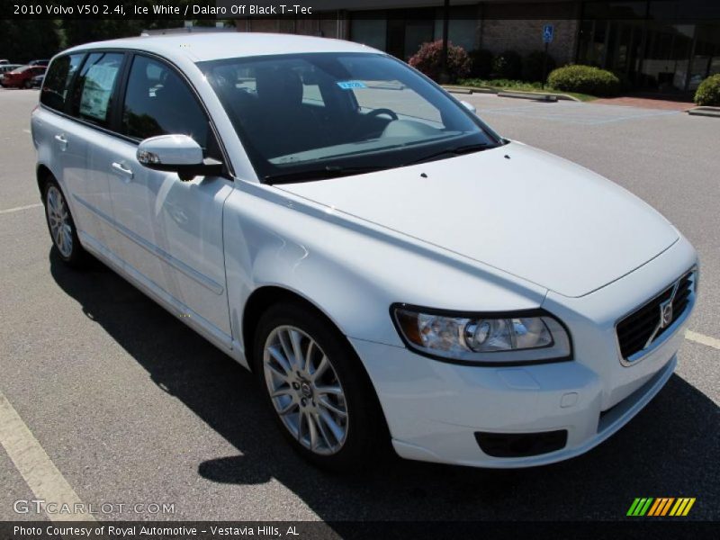 Ice White / Dalaro Off Black T-Tec 2010 Volvo V50 2.4i