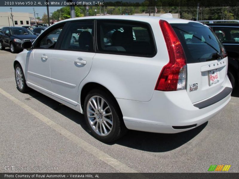 Ice White / Dalaro Off Black T-Tec 2010 Volvo V50 2.4i
