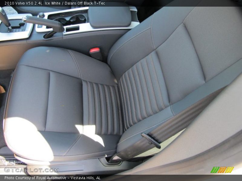Ice White / Dalaro Off Black T-Tec 2010 Volvo V50 2.4i