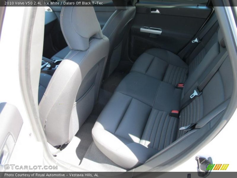 Ice White / Dalaro Off Black T-Tec 2010 Volvo V50 2.4i