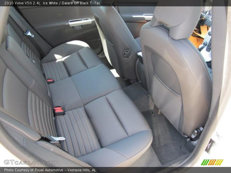 Ice White / Dalaro Off Black T-Tec 2010 Volvo V50 2.4i