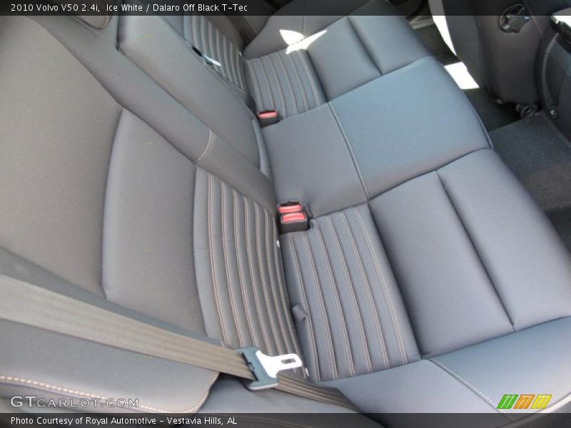Ice White / Dalaro Off Black T-Tec 2010 Volvo V50 2.4i