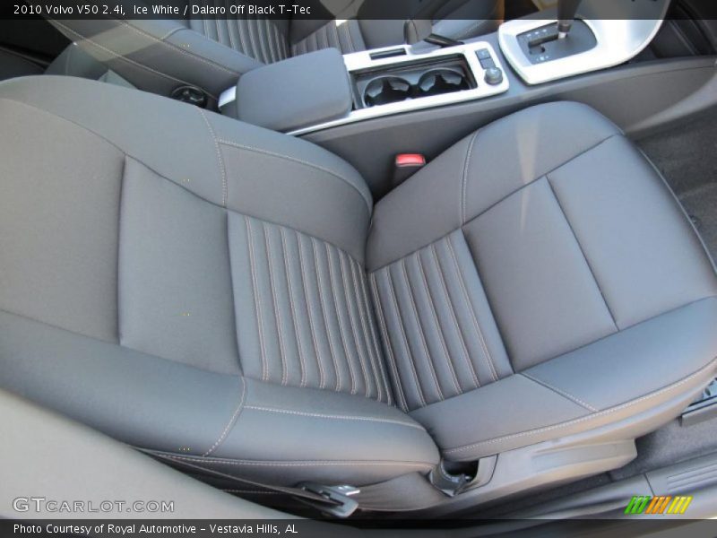Ice White / Dalaro Off Black T-Tec 2010 Volvo V50 2.4i