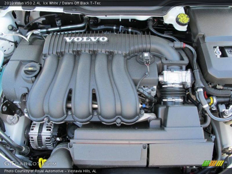 Ice White / Dalaro Off Black T-Tec 2010 Volvo V50 2.4i