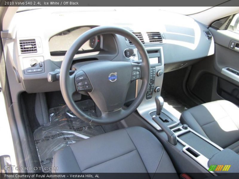 Ice White / Off Black 2010 Volvo S40 2.4i