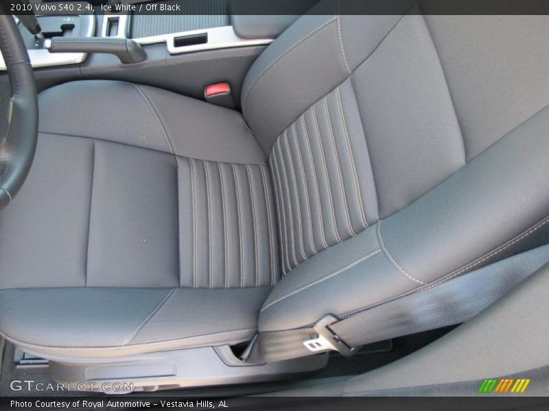 Ice White / Off Black 2010 Volvo S40 2.4i