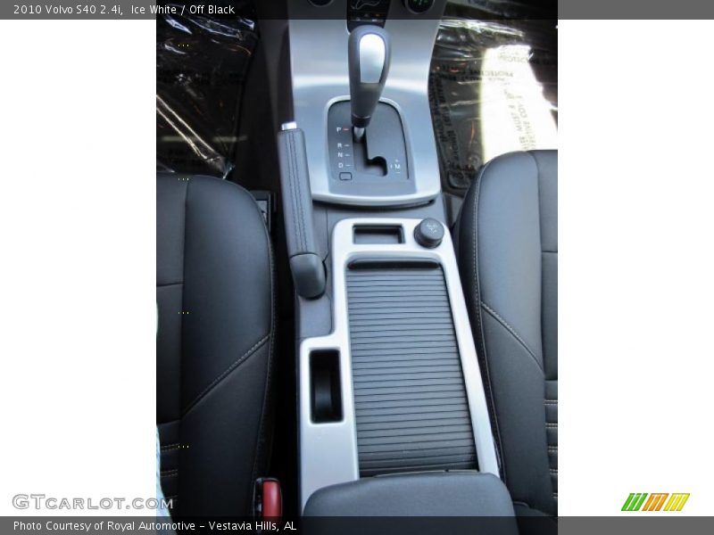 Ice White / Off Black 2010 Volvo S40 2.4i