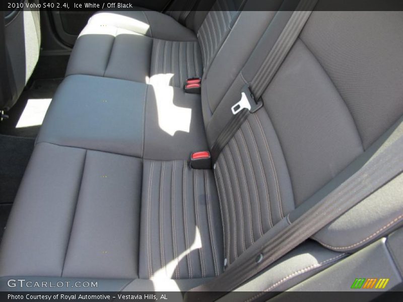 Ice White / Off Black 2010 Volvo S40 2.4i