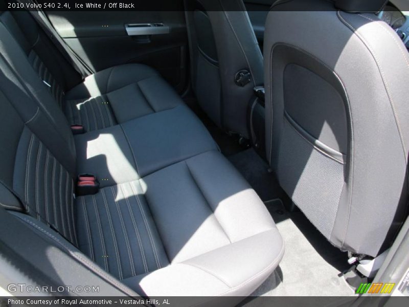 Ice White / Off Black 2010 Volvo S40 2.4i