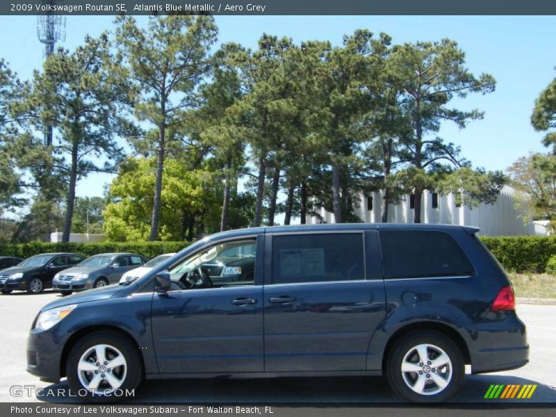 Atlantis Blue Metallic / Aero Grey 2009 Volkswagen Routan SE