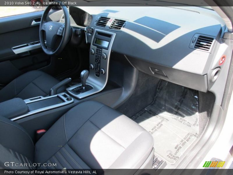 Ice White / Off Black 2010 Volvo S40 2.4i