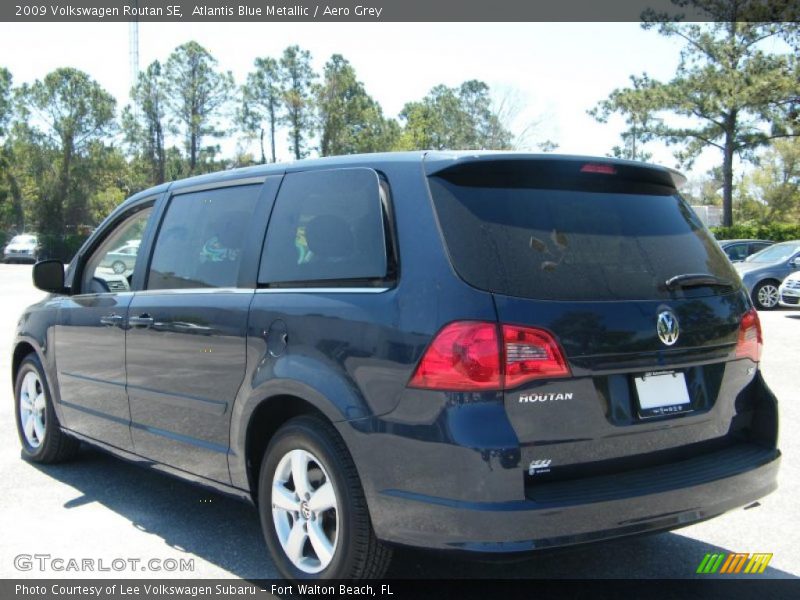 Atlantis Blue Metallic / Aero Grey 2009 Volkswagen Routan SE