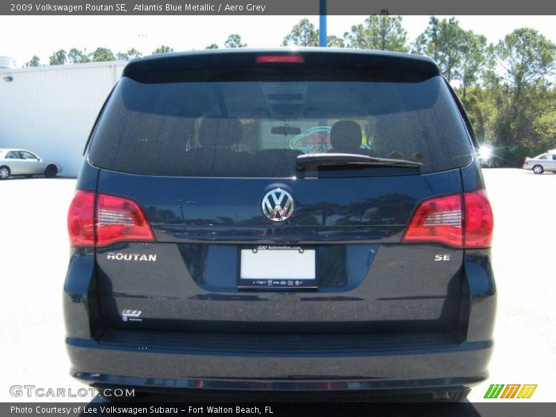 Atlantis Blue Metallic / Aero Grey 2009 Volkswagen Routan SE