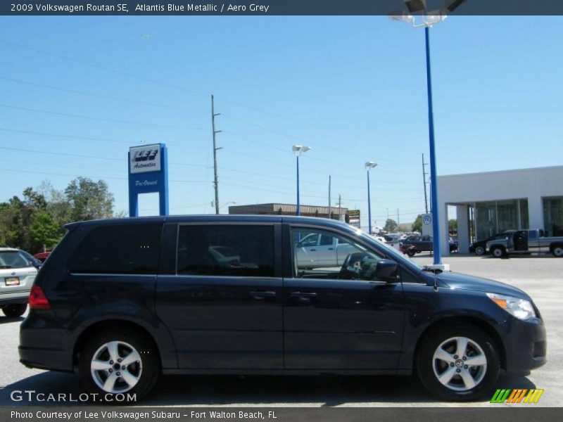 Atlantis Blue Metallic / Aero Grey 2009 Volkswagen Routan SE