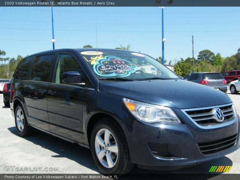 Atlantis Blue Metallic / Aero Grey 2009 Volkswagen Routan SE