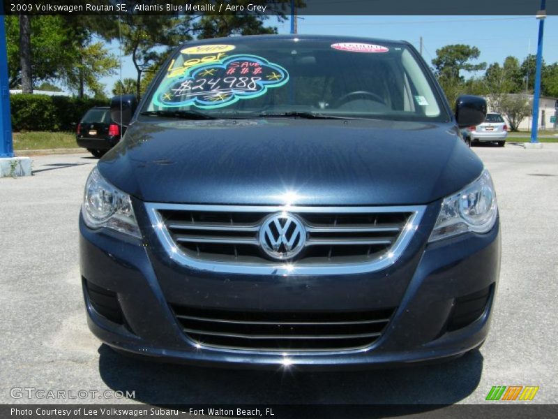 Atlantis Blue Metallic / Aero Grey 2009 Volkswagen Routan SE
