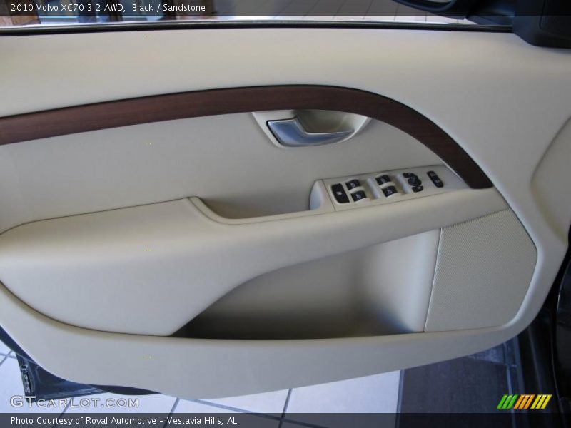Black / Sandstone 2010 Volvo XC70 3.2 AWD