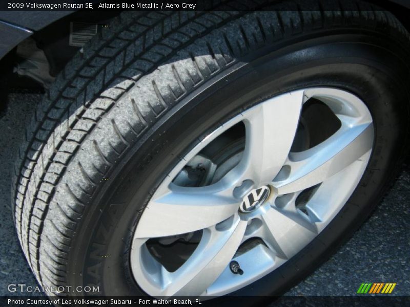 Atlantis Blue Metallic / Aero Grey 2009 Volkswagen Routan SE
