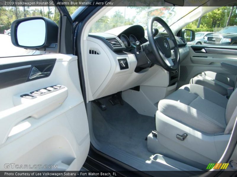 Atlantis Blue Metallic / Aero Grey 2009 Volkswagen Routan SE