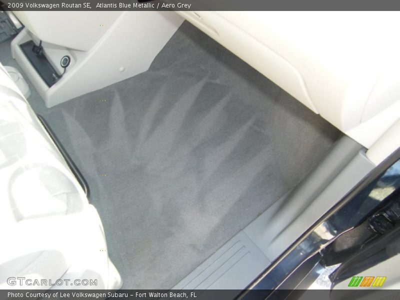 Atlantis Blue Metallic / Aero Grey 2009 Volkswagen Routan SE