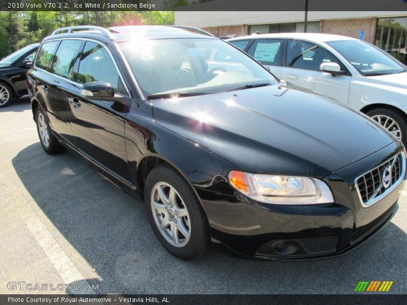 Ice White / Sandstone Beige 2010 Volvo V70 3.2