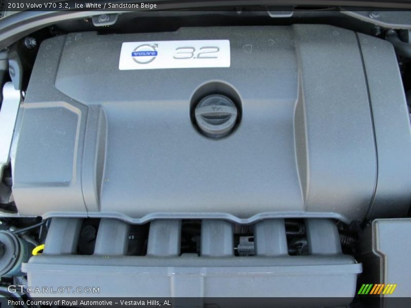 Ice White / Sandstone Beige 2010 Volvo V70 3.2