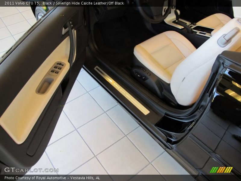 Black / Soverign Hide Calcite Leather/Off Black 2011 Volvo C70 T5
