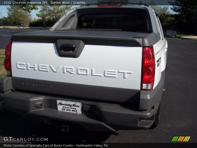 Summit White / Graphite 2002 Chevrolet Avalanche Z66