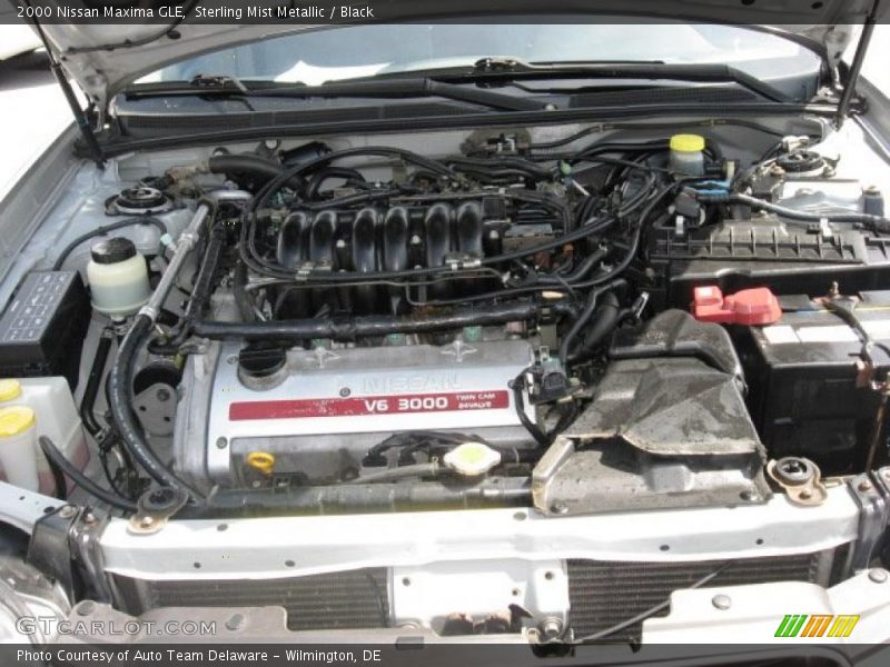 Sterling Mist Metallic / Black 2000 Nissan Maxima GLE