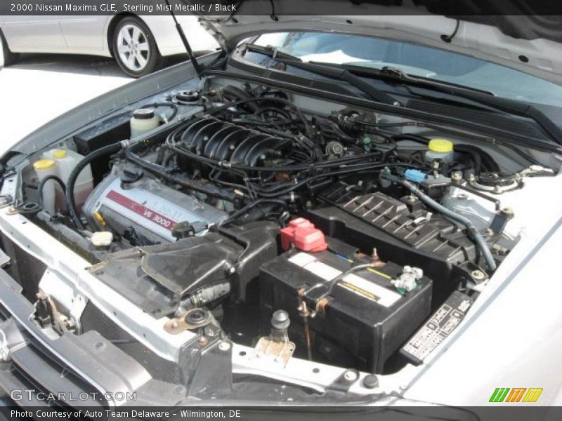 Sterling Mist Metallic / Black 2000 Nissan Maxima GLE