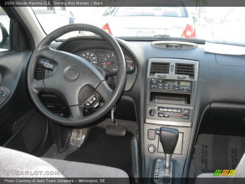 Sterling Mist Metallic / Black 2000 Nissan Maxima GLE