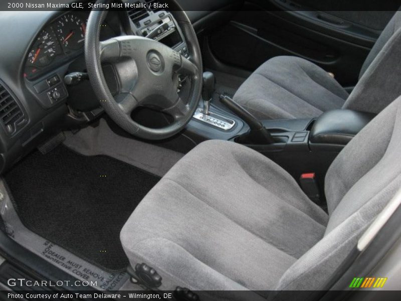 Sterling Mist Metallic / Black 2000 Nissan Maxima GLE