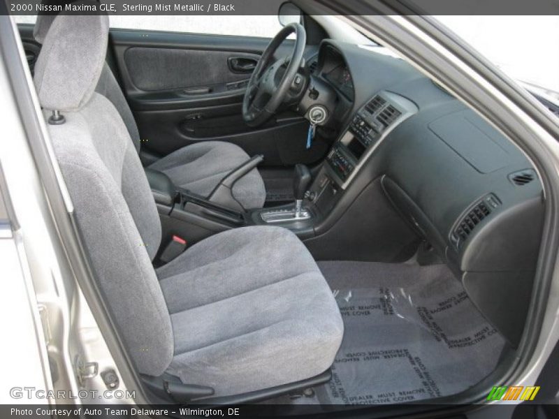 Sterling Mist Metallic / Black 2000 Nissan Maxima GLE