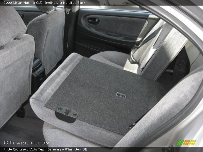 Sterling Mist Metallic / Black 2000 Nissan Maxima GLE