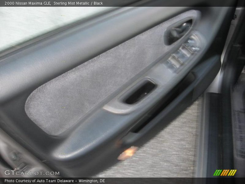 Sterling Mist Metallic / Black 2000 Nissan Maxima GLE