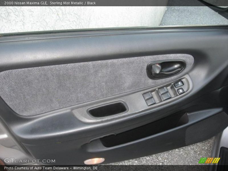 Sterling Mist Metallic / Black 2000 Nissan Maxima GLE