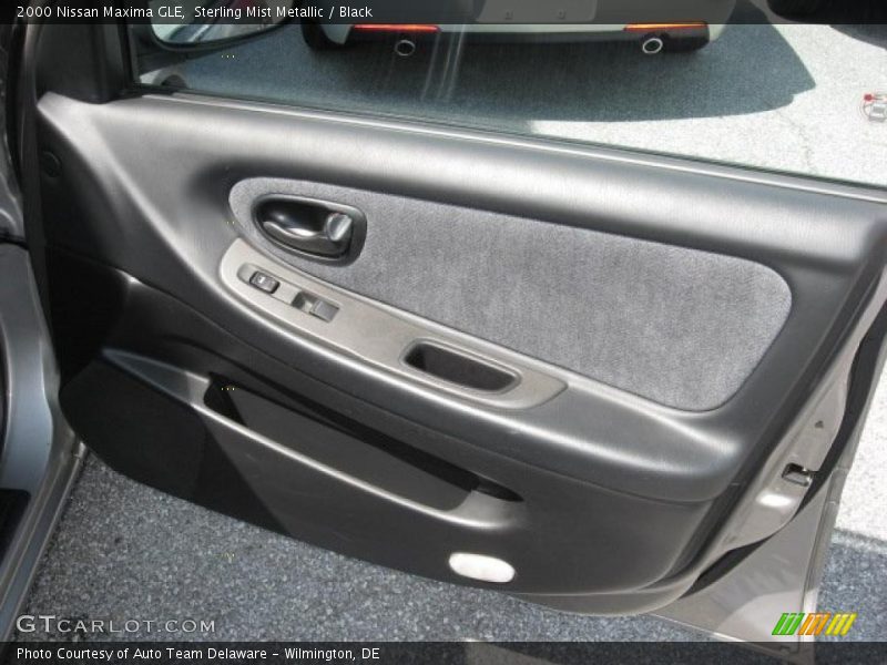Sterling Mist Metallic / Black 2000 Nissan Maxima GLE