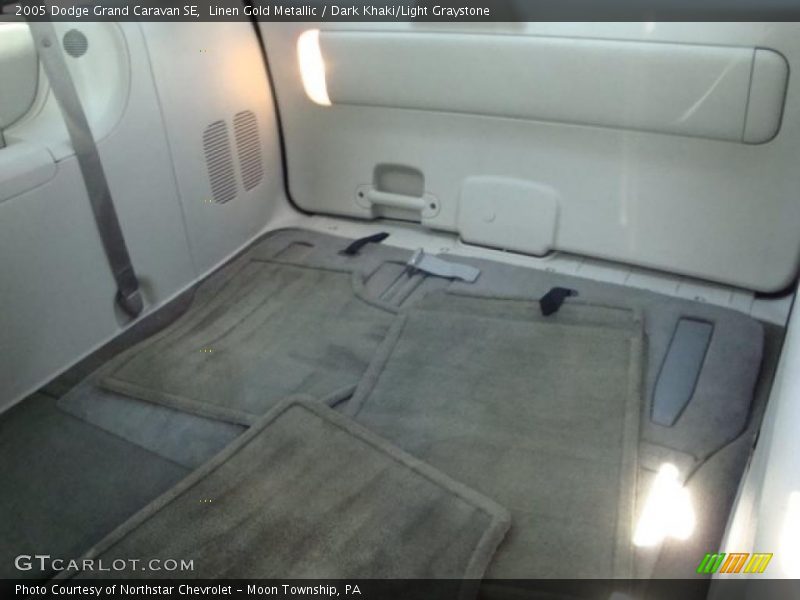 Linen Gold Metallic / Dark Khaki/Light Graystone 2005 Dodge Grand Caravan SE