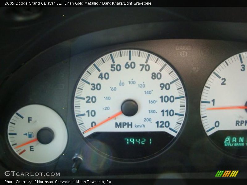 Linen Gold Metallic / Dark Khaki/Light Graystone 2005 Dodge Grand Caravan SE