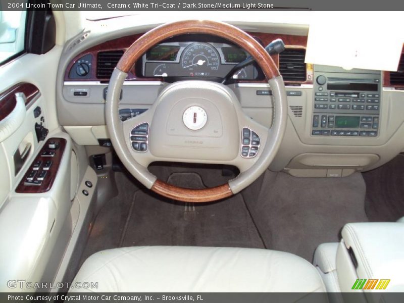 Ceramic White Tri-Coat / Dark Stone/Medium Light Stone 2004 Lincoln Town Car Ultimate