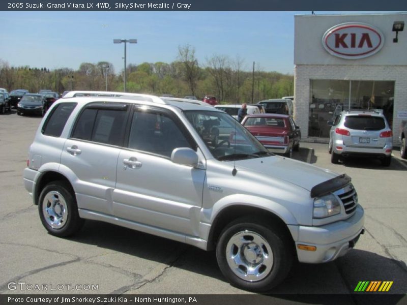 Silky Silver Metallic / Gray 2005 Suzuki Grand Vitara LX 4WD