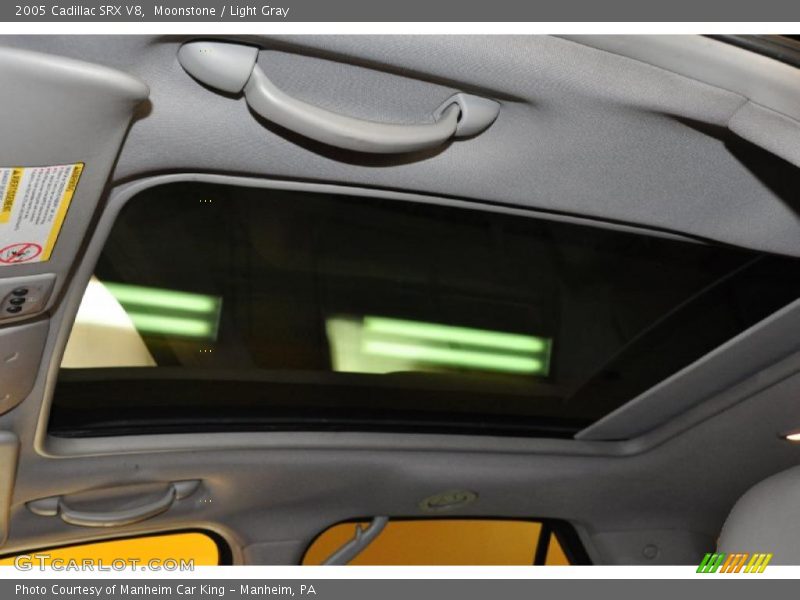 Moonstone / Light Gray 2005 Cadillac SRX V8