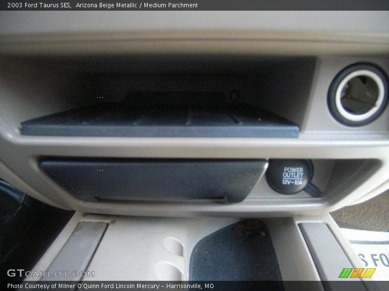 Arizona Beige Metallic / Medium Parchment 2003 Ford Taurus SES