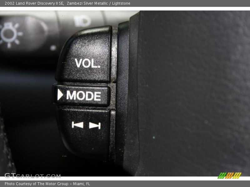 Zambezi Silver Metallic / Lightstone 2002 Land Rover Discovery II SE